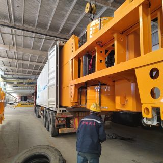 Skeleton Semi-Trailer Manufacturer: Luoxiang Group's Edge